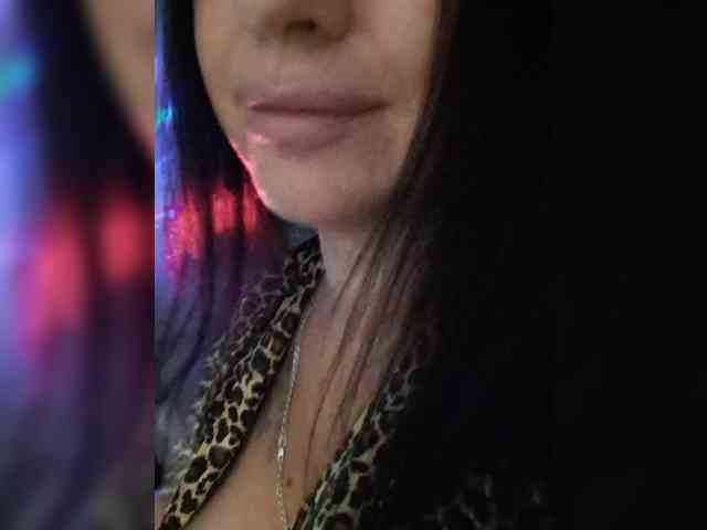Nikoletta25 webcam