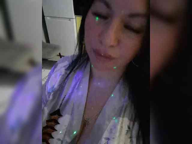 Nikoletta25 webcam