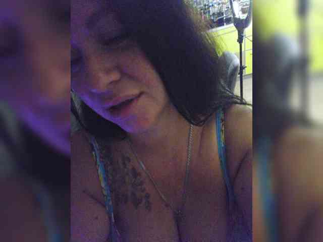 Nikoletta25 webcam