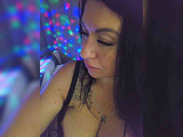 Nikoletta25 webcam