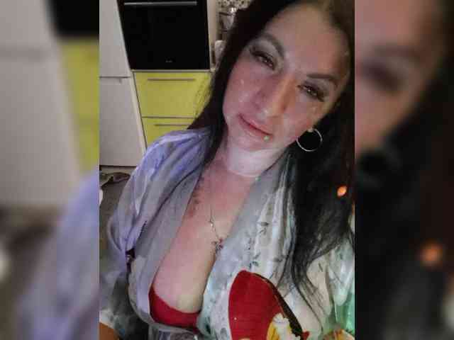 Nikoletta25 webcam