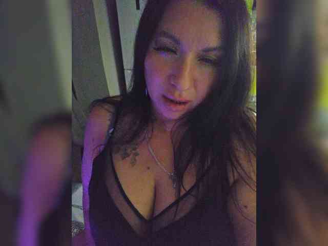 Nikoletta25 webcam