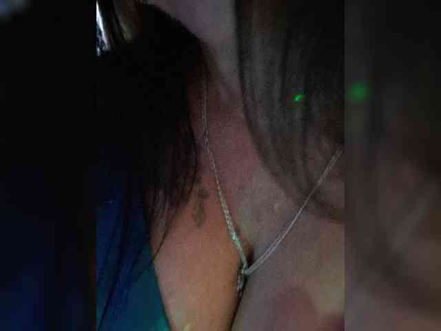 Nikoletta25 webcam