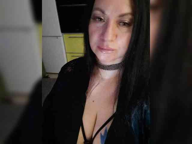Nikoletta25 webcam