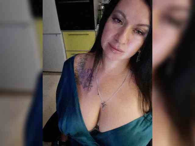 Nikoletta25 webcam