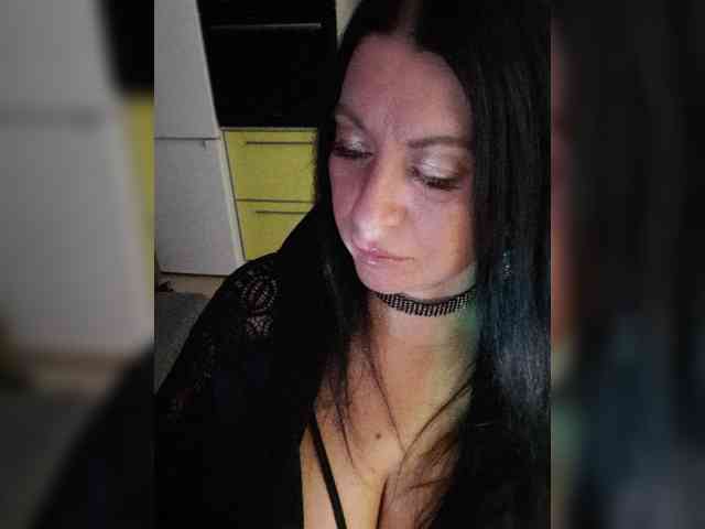 Nikoletta25 webcam