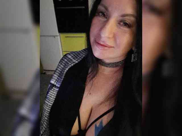 Nikoletta25 webcam