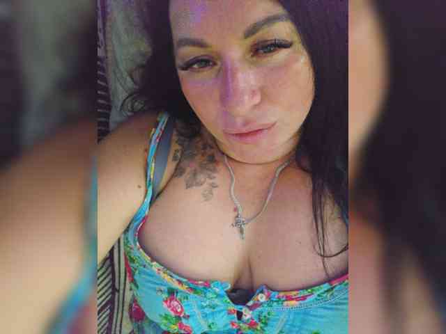 Nikoletta25 webcam