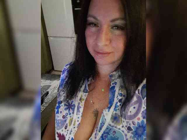 Nikoletta25 webcam