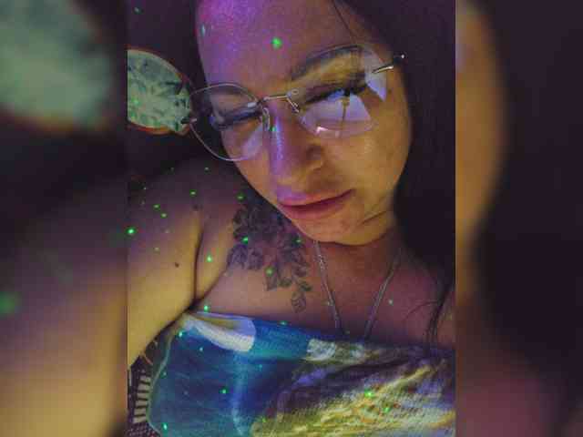 Nikoletta25 webcam