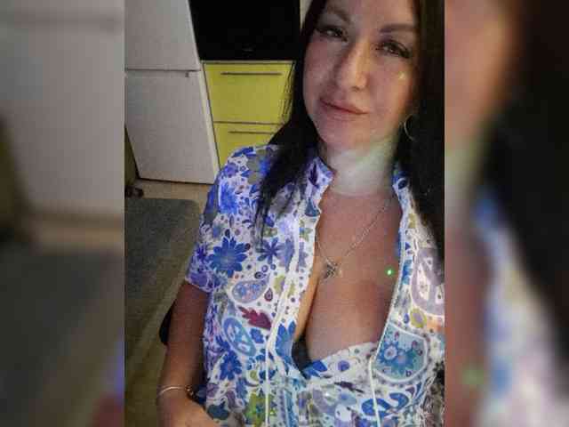 Nikoletta25 webcam