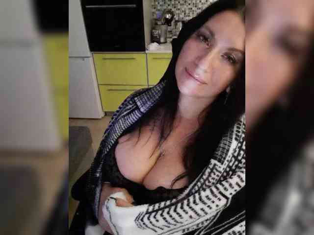 Nikoletta25 webcam