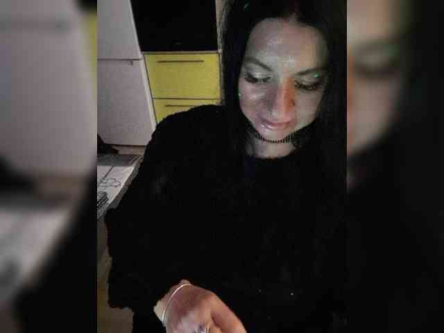 Nikoletta25 webcam