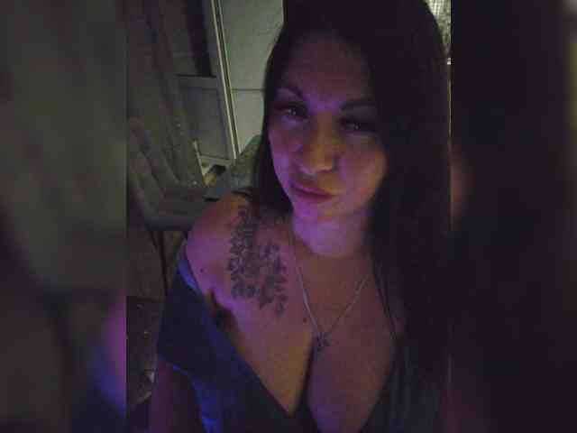 Nikoletta25 webcam