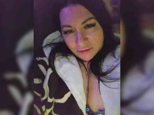Nikoletta25 webcam