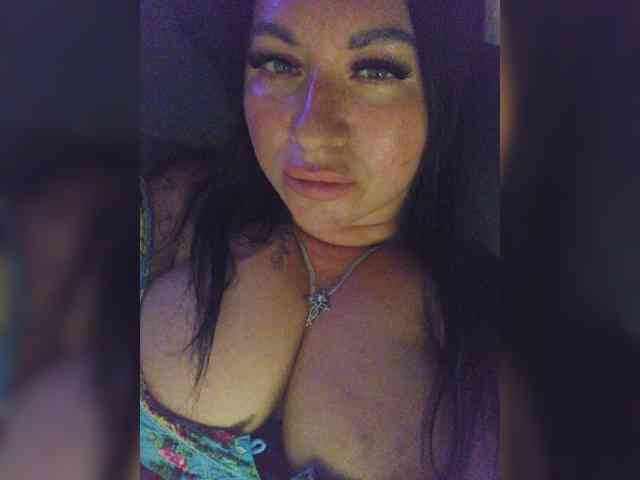 Nikoletta25 webcam