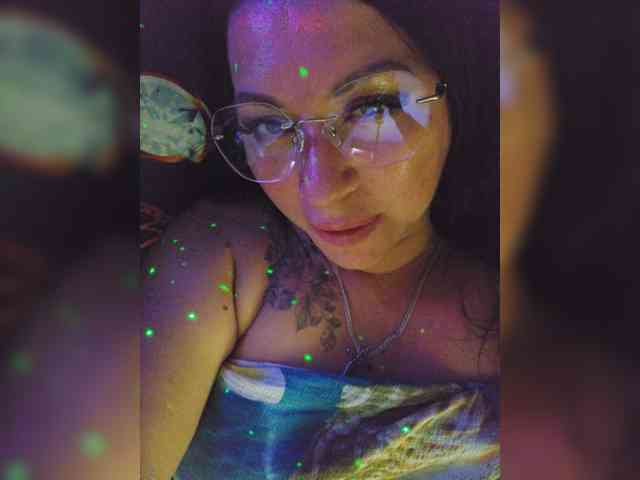 Nikoletta25 webcam