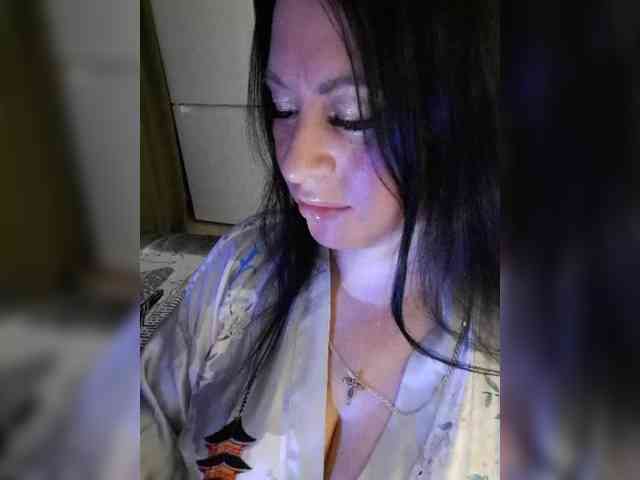 Nikoletta25 webcam
