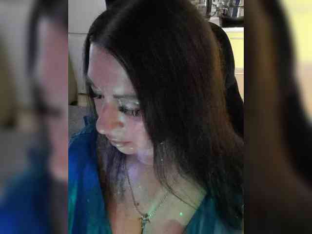 Nikoletta25 webcam