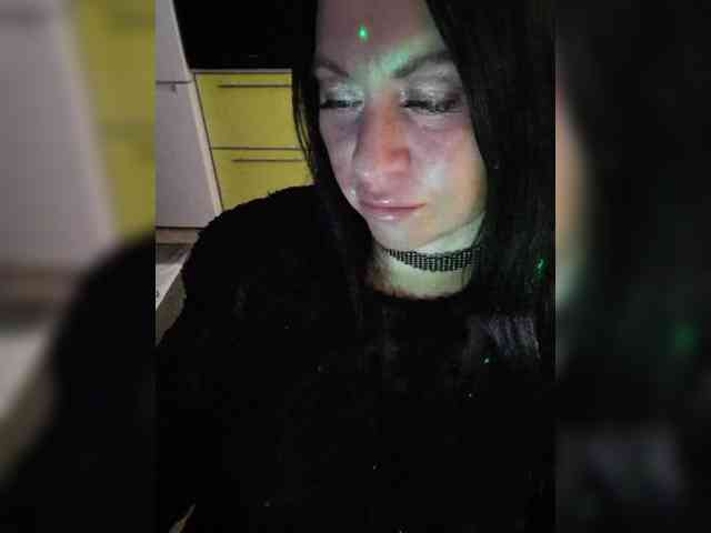 Nikoletta25 webcam