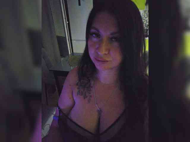 Nikoletta25 webcam