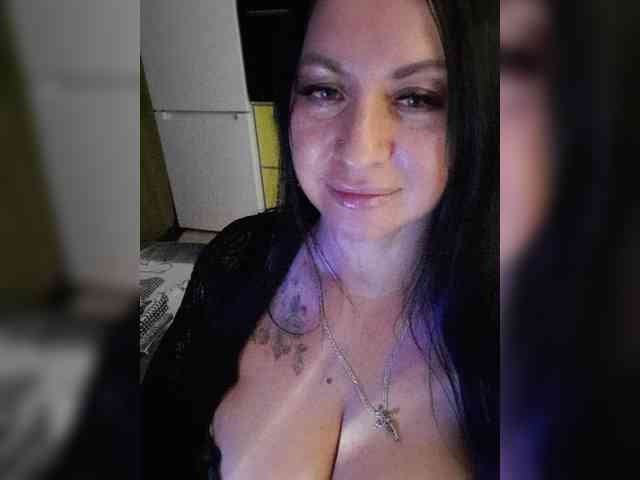 Nikoletta25 webcam