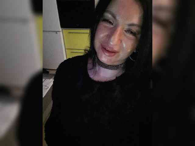 Nikoletta25 webcam