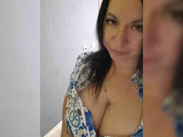 Nikoletta25 webcam