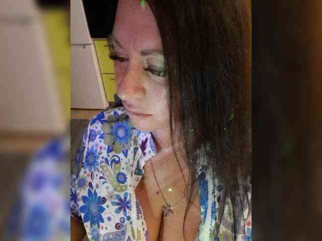 Nikoletta25 webcam