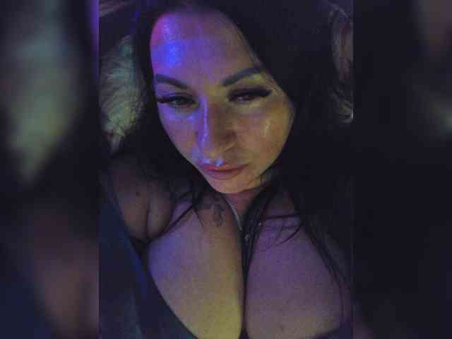Nikoletta25 webcam