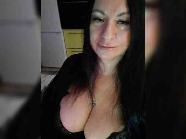 Nikoletta25 live female cam on bongacams