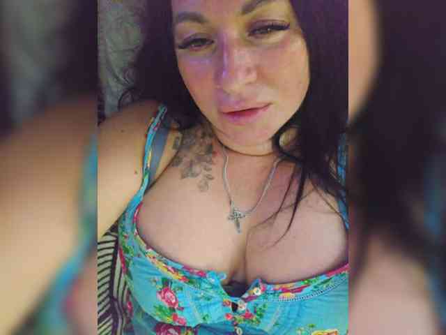 Nikoletta25 webcam