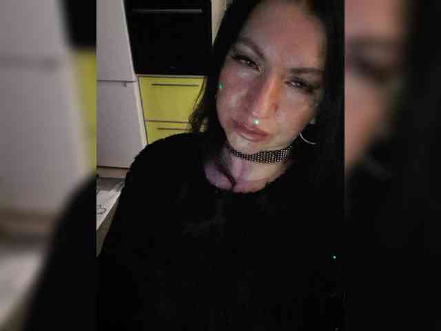 Nikoletta25 webcam