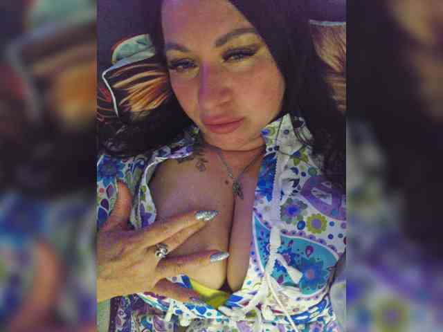 Nikoletta25 webcam
