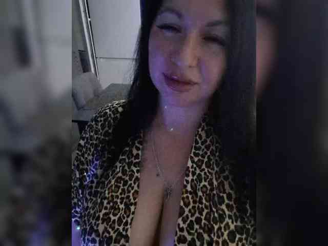 Nikoletta25 webcam