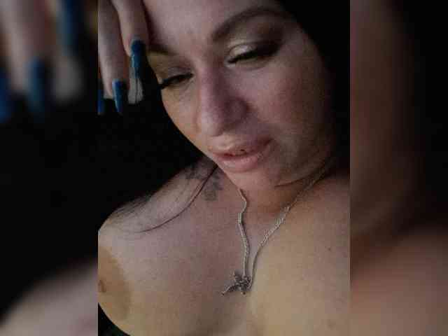 Nikoletta25 webcam