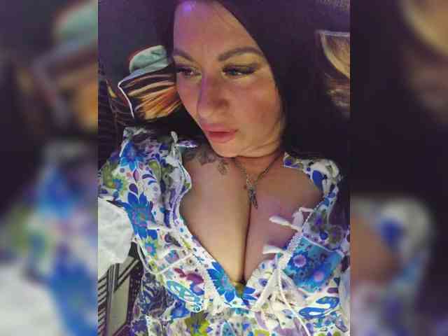 Nikoletta25 webcam