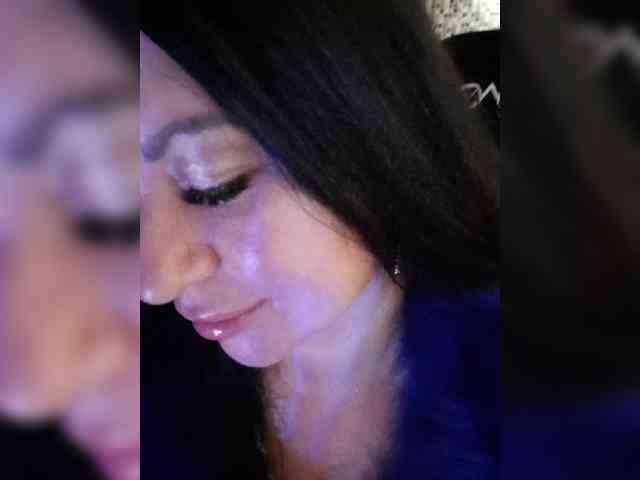 Nikoletta25 webcam