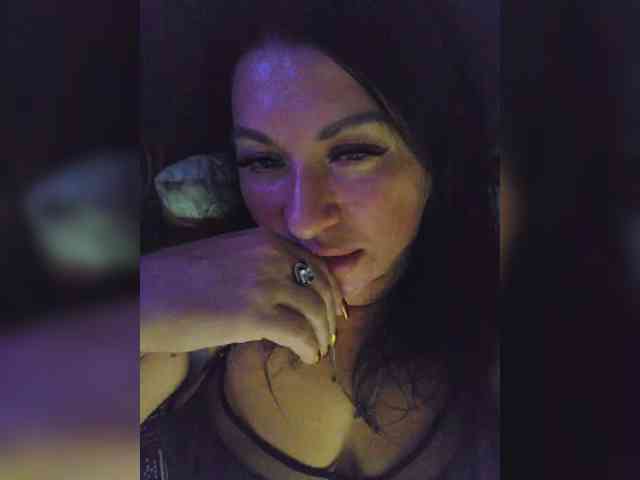 Nikoletta25 webcam