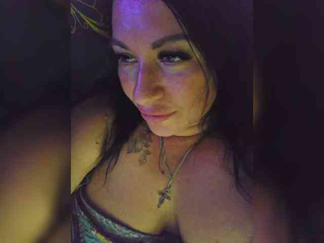 Nikoletta25 webcam