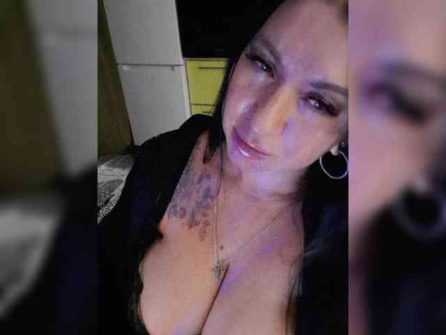 Nikoletta25 webcam