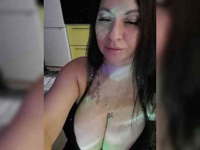 Nikoletta25 webcam