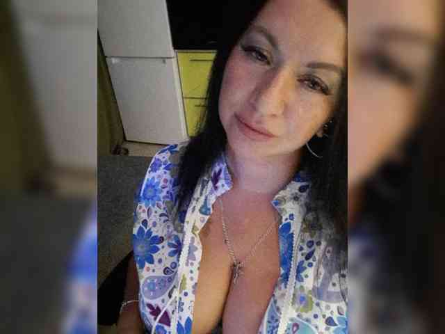 Nikoletta25 webcam