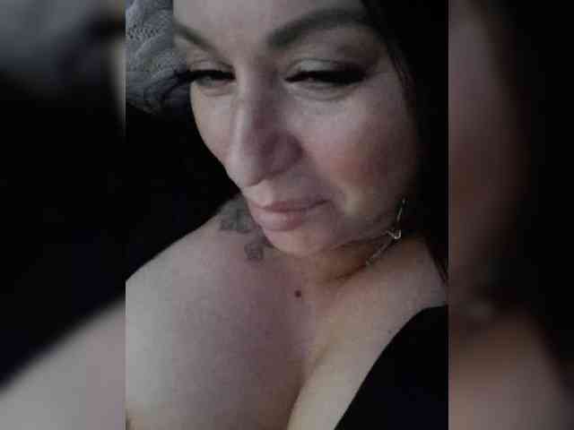 Nikoletta25 webcam
