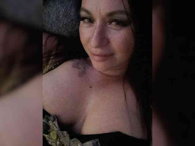 Nikoletta25 webcam