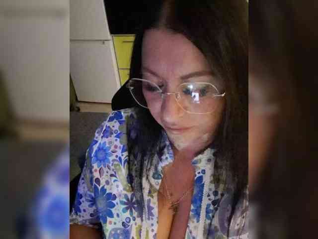 Nikoletta25 webcam