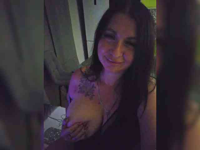 Nikoletta25 webcam