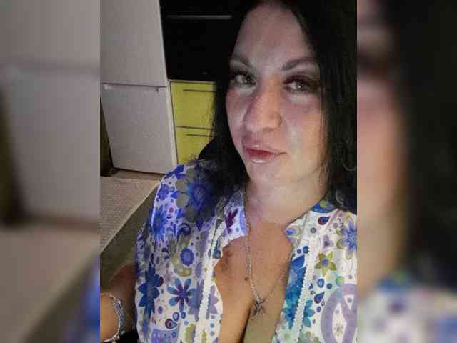 Nikoletta25 webcam