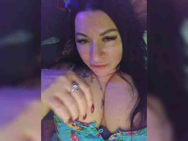 Nikoletta25 webcam