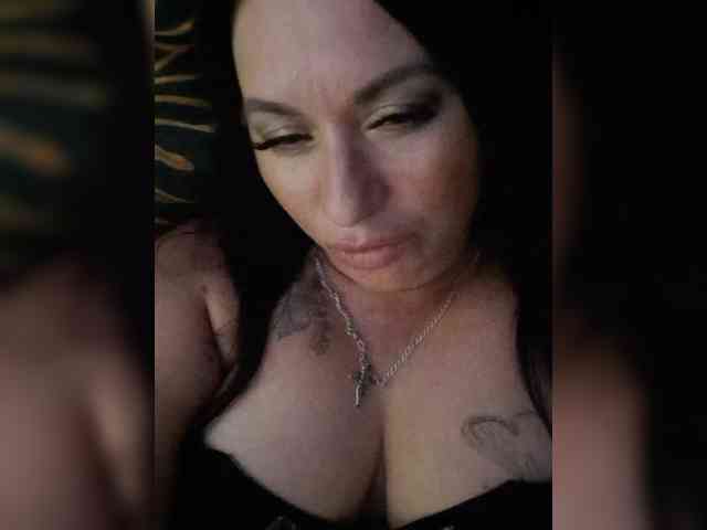 Nikoletta25 webcam